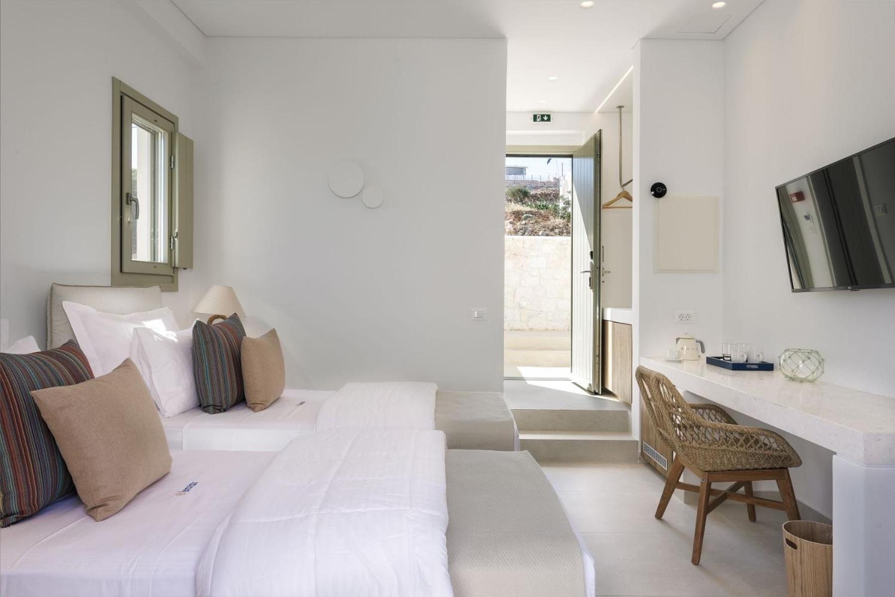 Anemolethe Aparthotel Kimolos Bagian luar foto